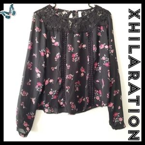♥️ Xhilaration:Size:S/P: Black floral blouse